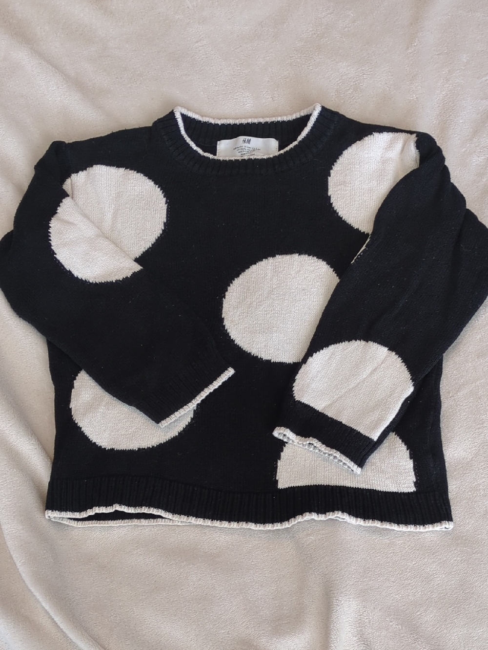 H&M Black Crewneck Sweater with White Polka Dots